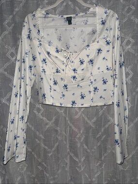 Floral long sleeve crop top